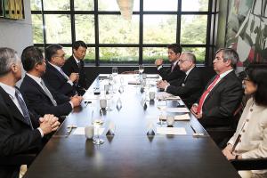 El Sr. Canciller en Posco- Daewoo