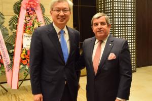 The Argentine Ambassador and Amb. LEE, Tae-ho, Deputy Minister for Economic Affairs