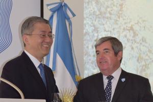Emb. Kim, Hyong-zhin y Emb. Jorge Roballo